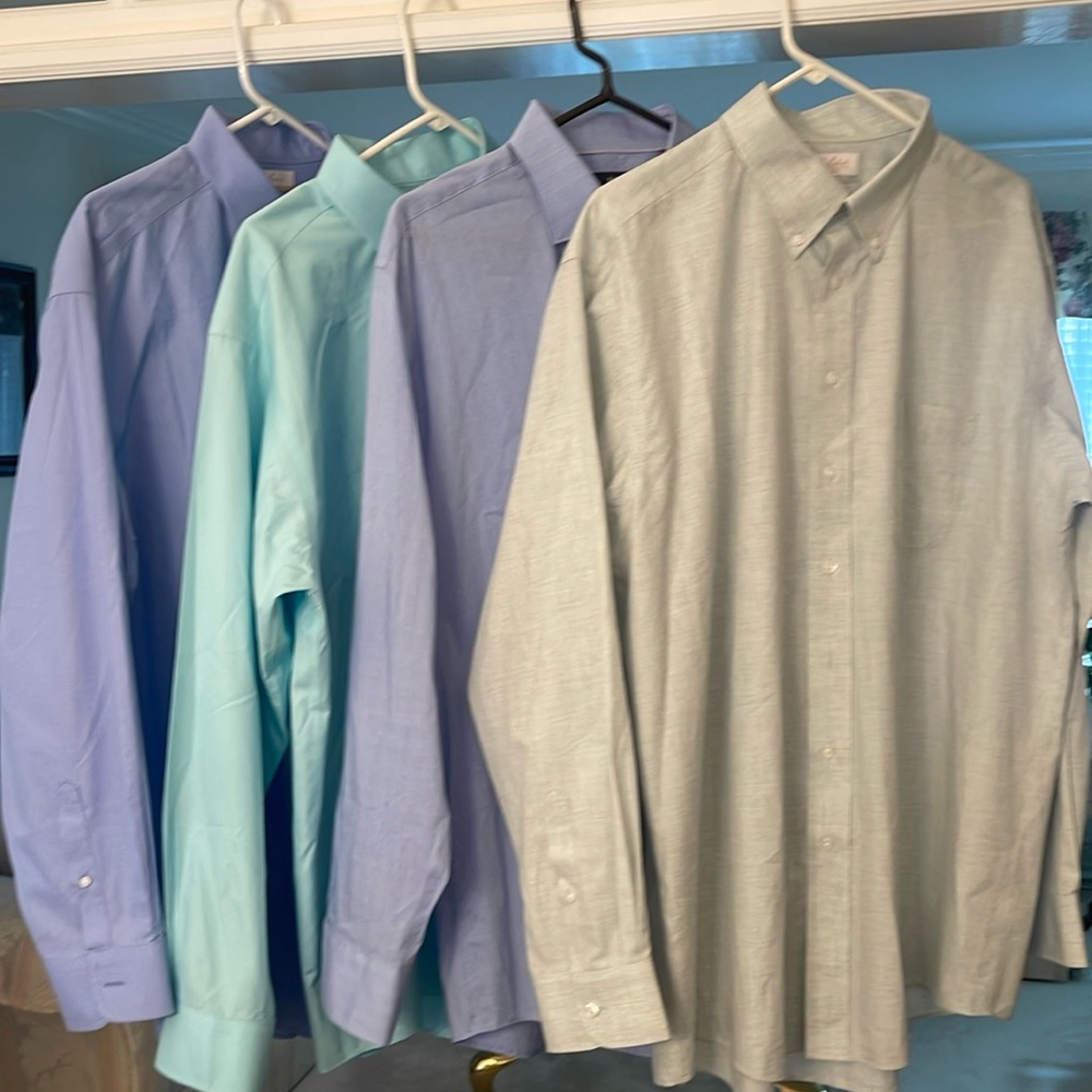 Gold Label (3)Psycho Bunny (1)Men’s Dress Shirts all new.17 1/2”neck 35” sleeves
